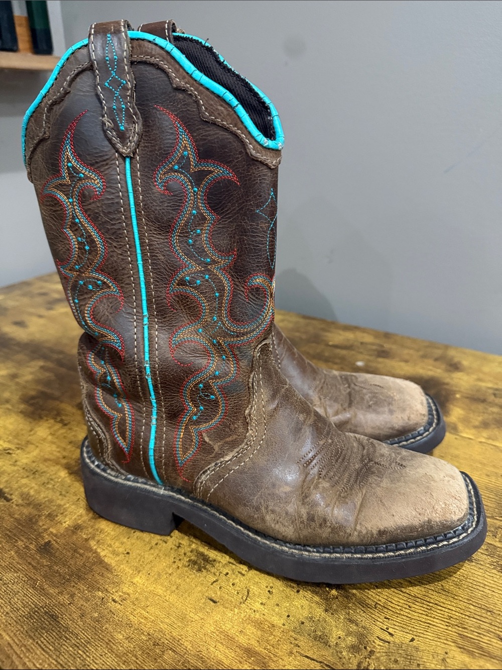 Justin Boots Brown Leather Heeled Western Boots with Turquoise Trim
